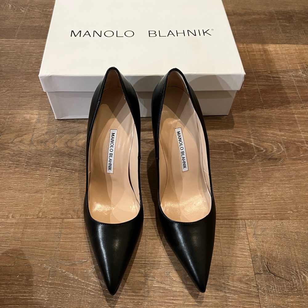 Manolo Blahnik black leather heel